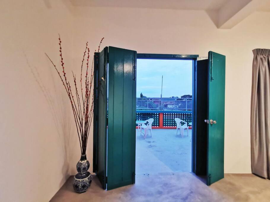 Town Centre Eastern Oriental 8 Pax Ipoh